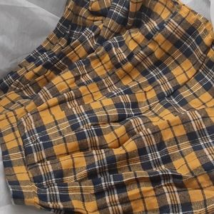 Cute Skirt.  fabric Seems flannel. no etiquette. See Pics for measures